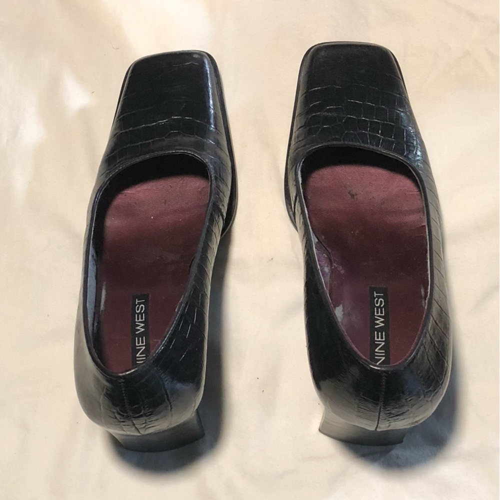 720. Nine West Crocodile Leather Pumps